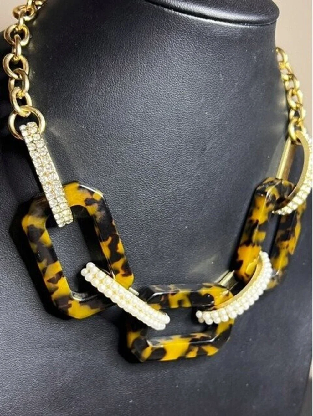 B6001 Ann Taylor Chunky Statement Necklace faux Tortoise Rhinestone 17-19